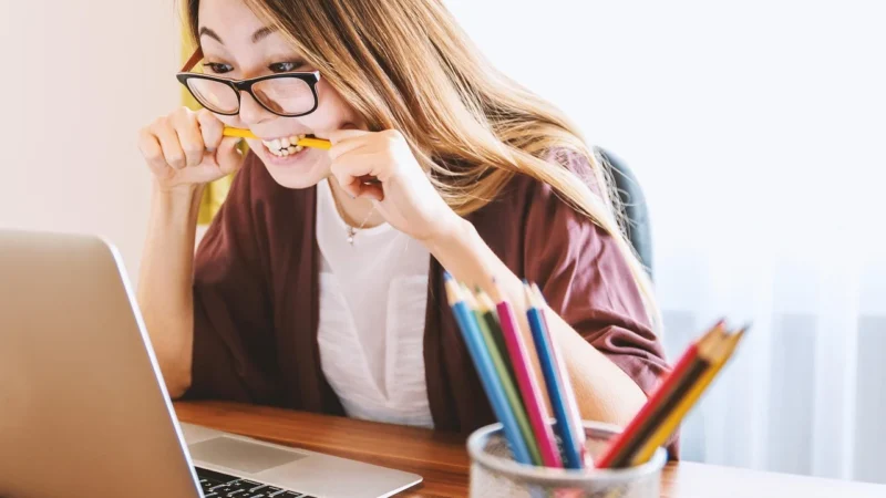 Jak dbać o wzrok przy pracy przy komputerze: 5 porad dla oczu